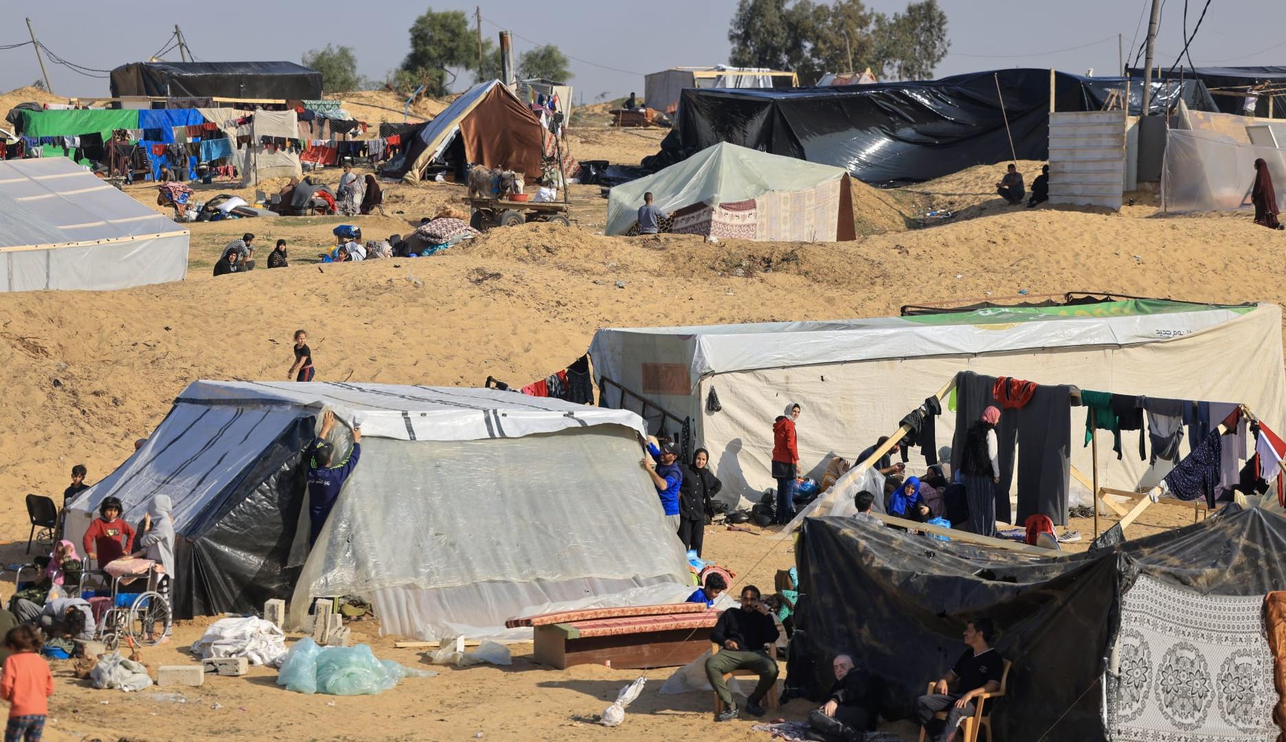 Displacement to the tents (CNN Arabic)
