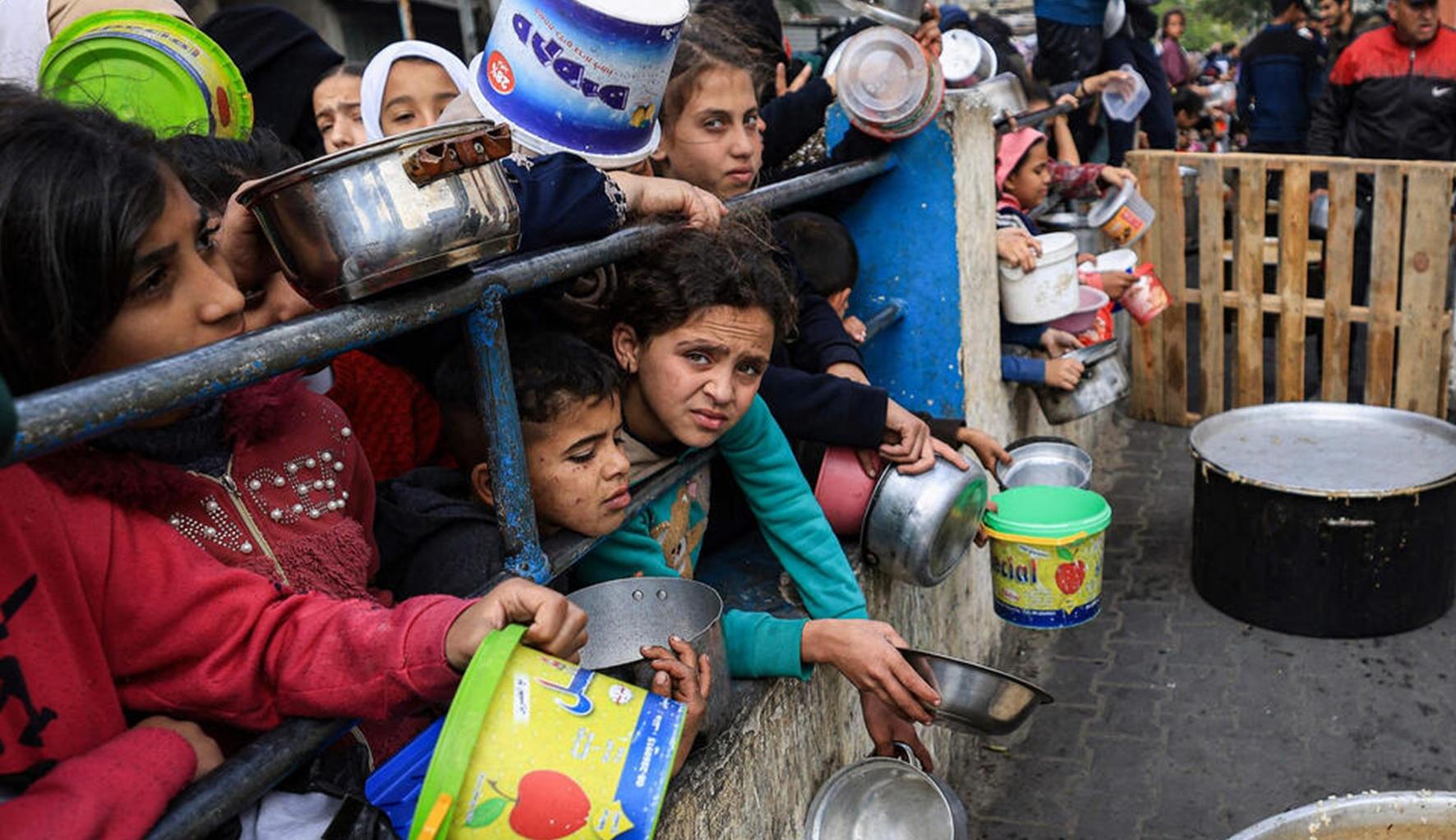 أطفال ومجاعة (المصدر: صحيفة "يديعوت أحرونوت")